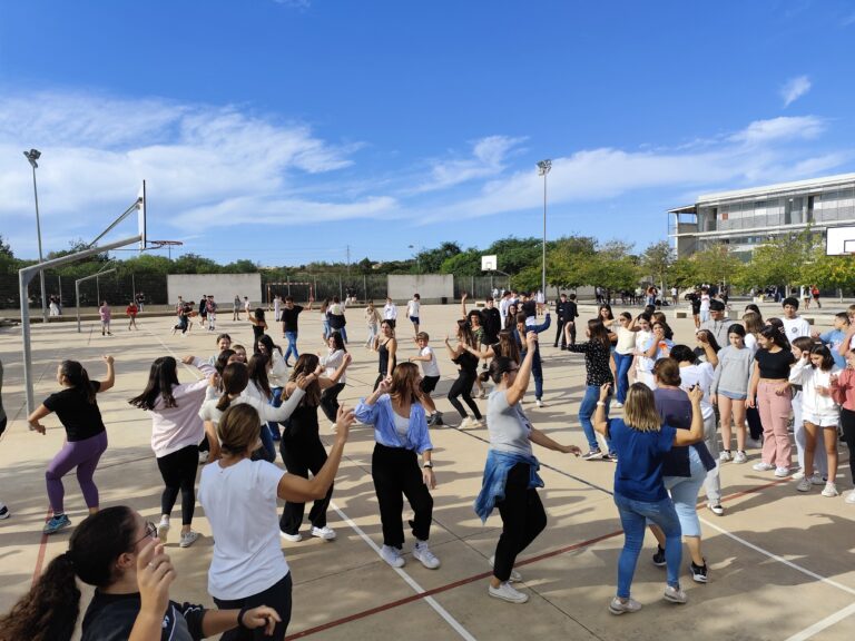 Gran èxit al primer Ball de Bot dels Patis dels Divendres!